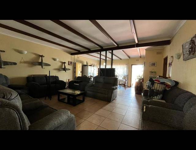 5 BEDROOM HOUSE FOR SALE IN PARKRAND